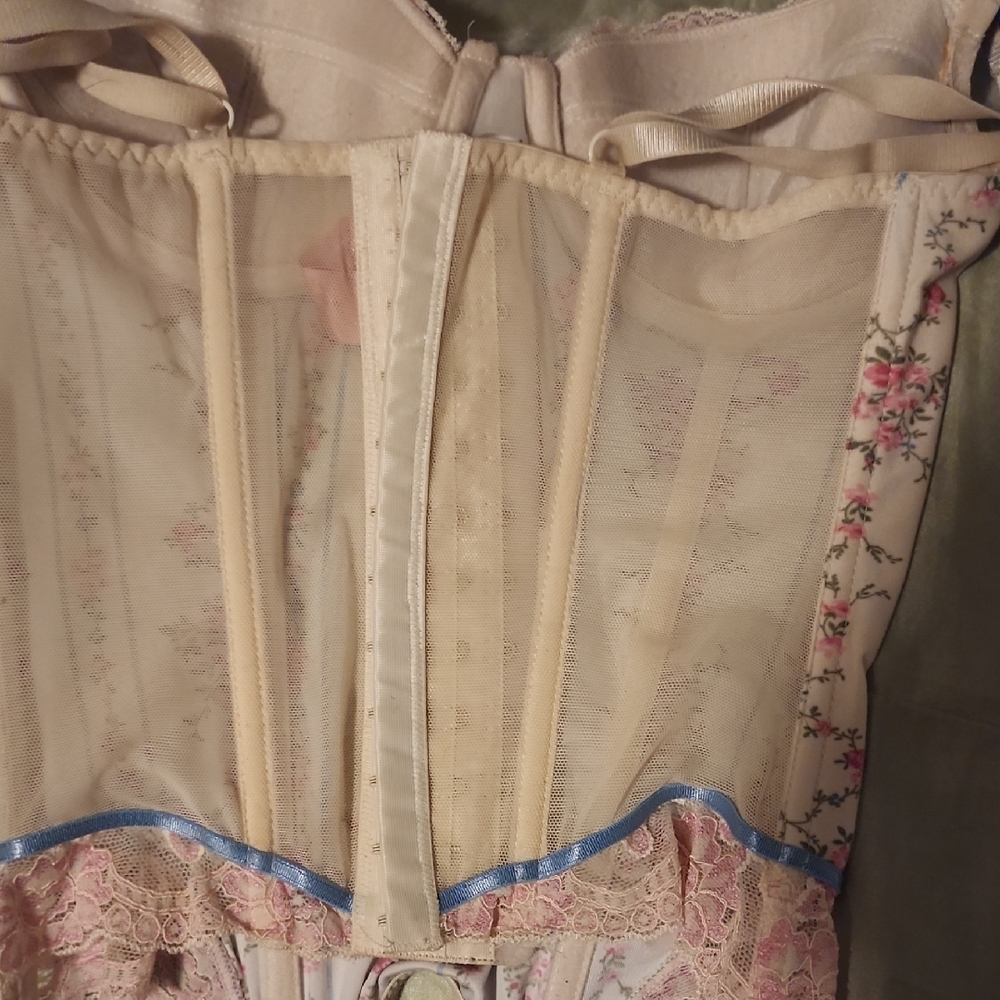 Rare - In Love - Picture 3 of 3